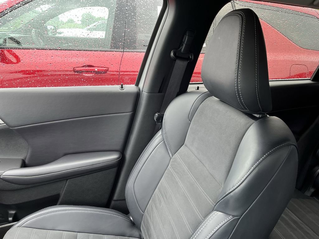 Used 2025 Mitsubishi Outlander SE FWD image 23
