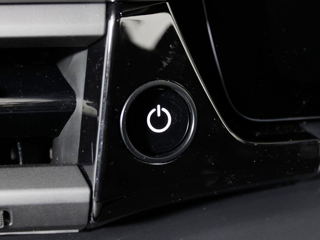 Certified 2025 Porsche Macan 4S Electric image 23