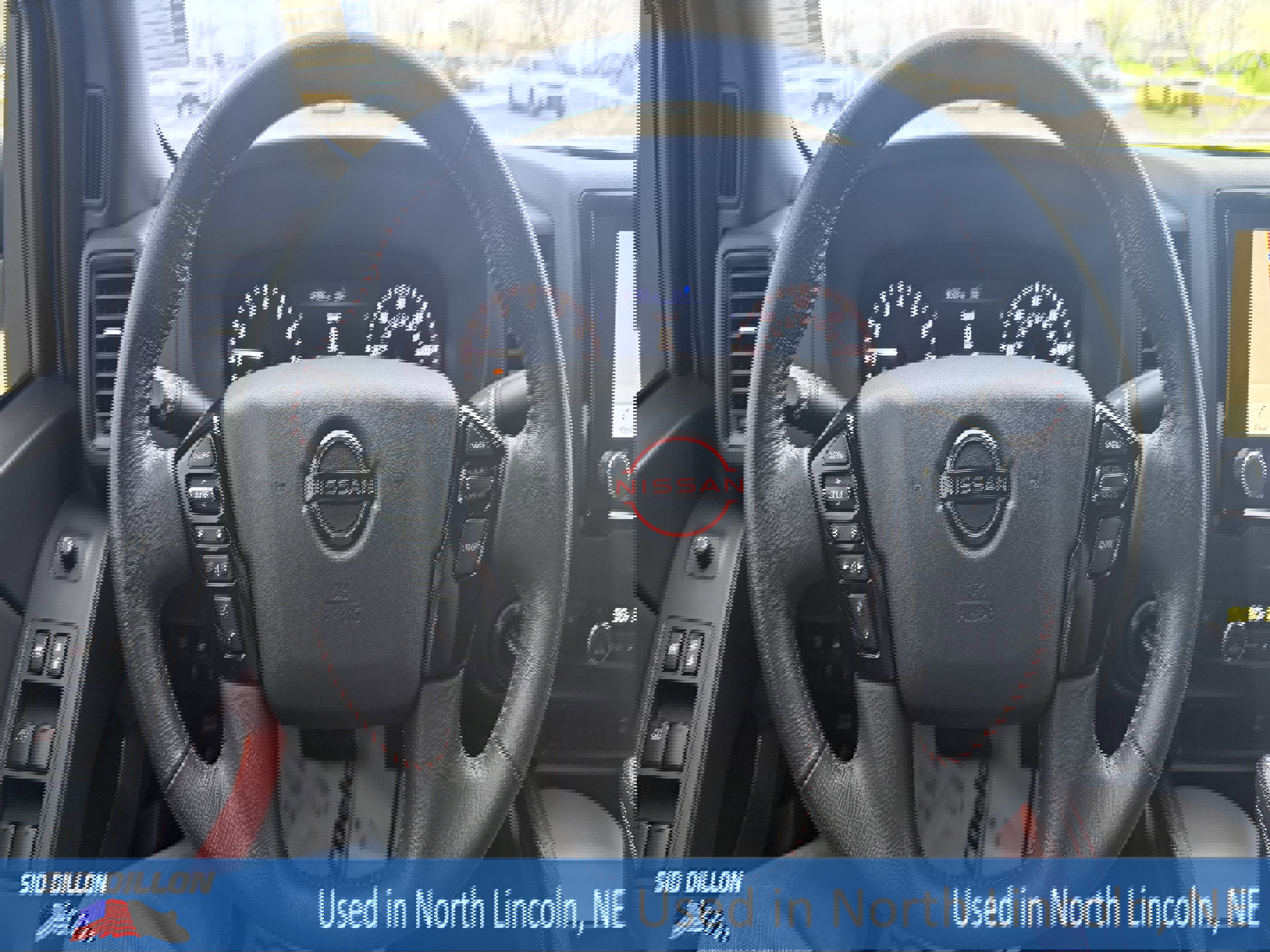 Used 2022 Nissan Frontier PRO-4X image 12