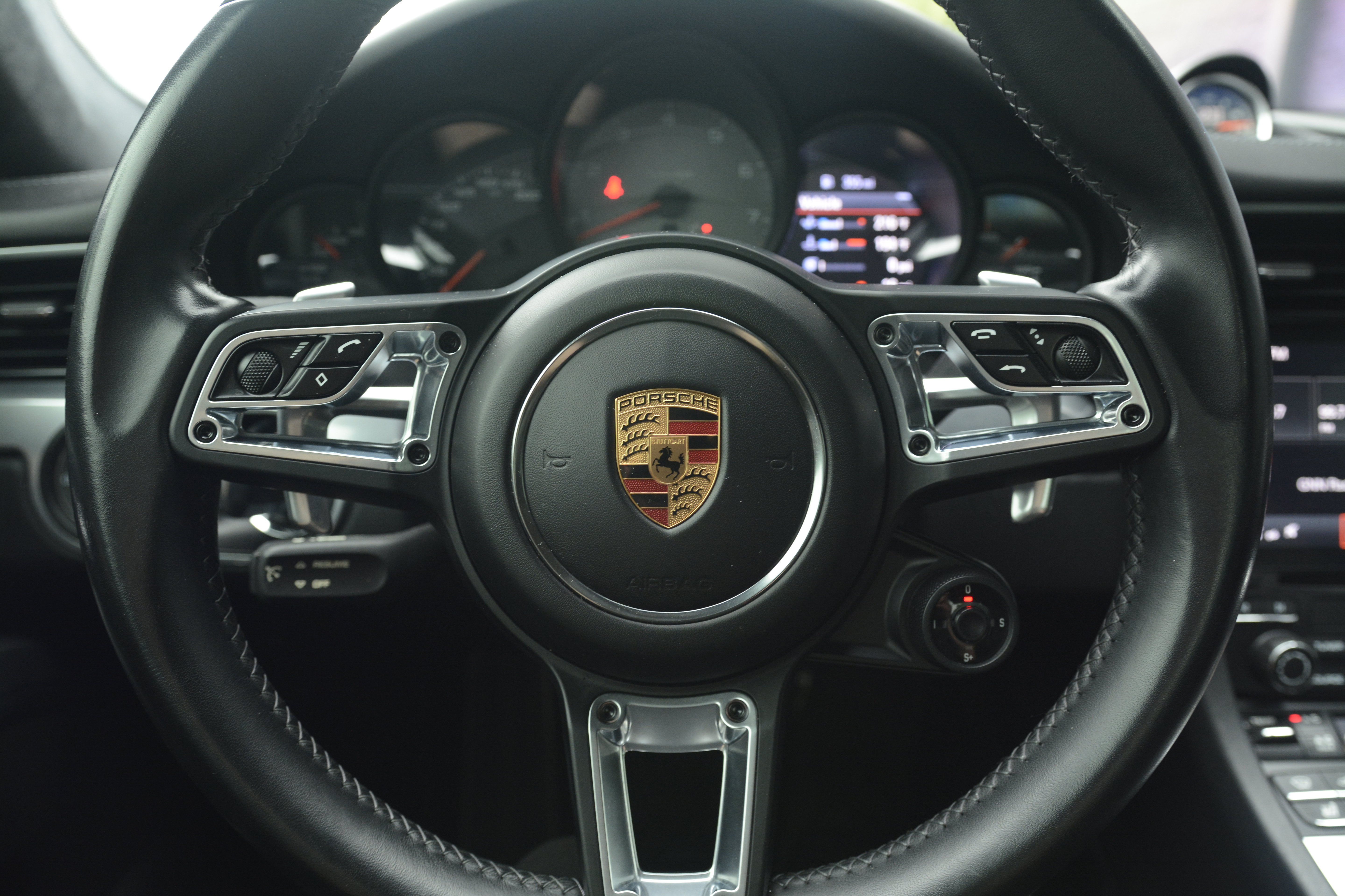 Certified 2018 Porsche 911 Carrera 4S AWD/4WD image 17