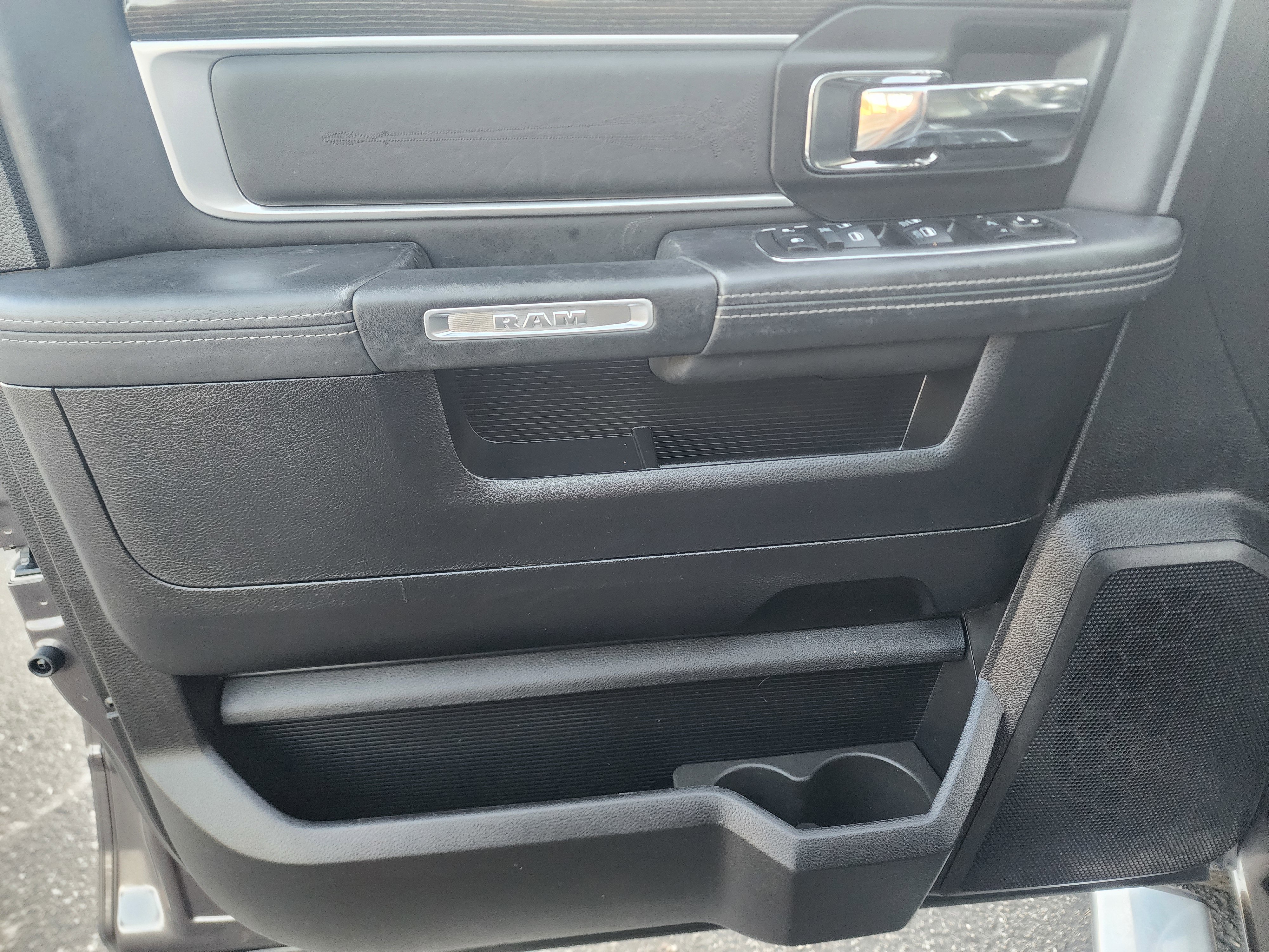 Used 2015 RAM 1500 Limited image 18