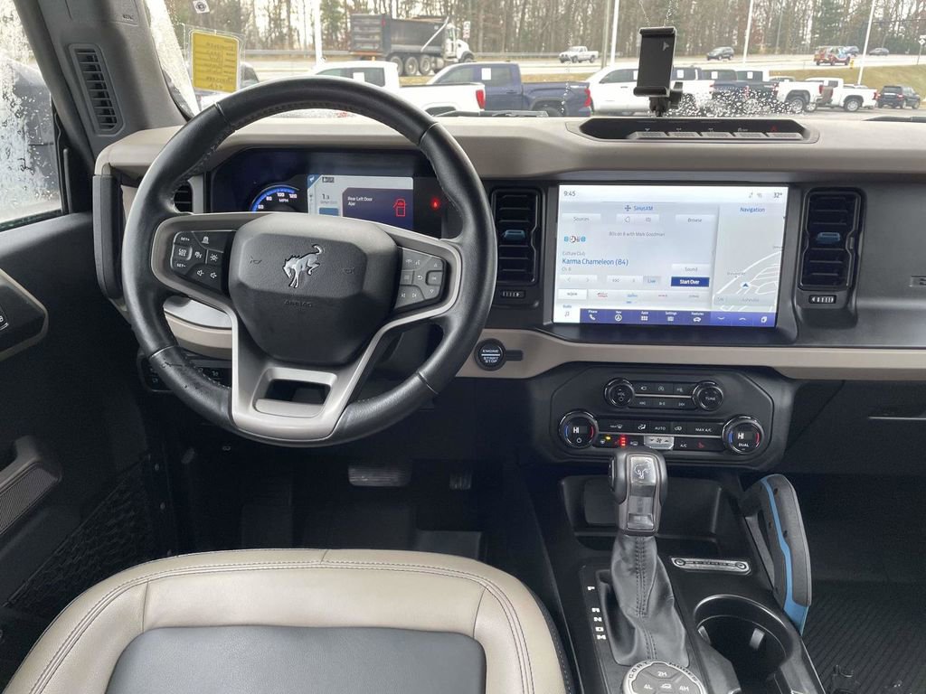 Used 2023 Ford Bronco Wildtrak image 14