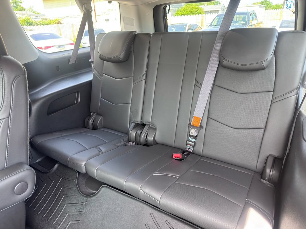 Used 2017 Cadillac Escalade ESV Luxury AWD/4WD image 38
