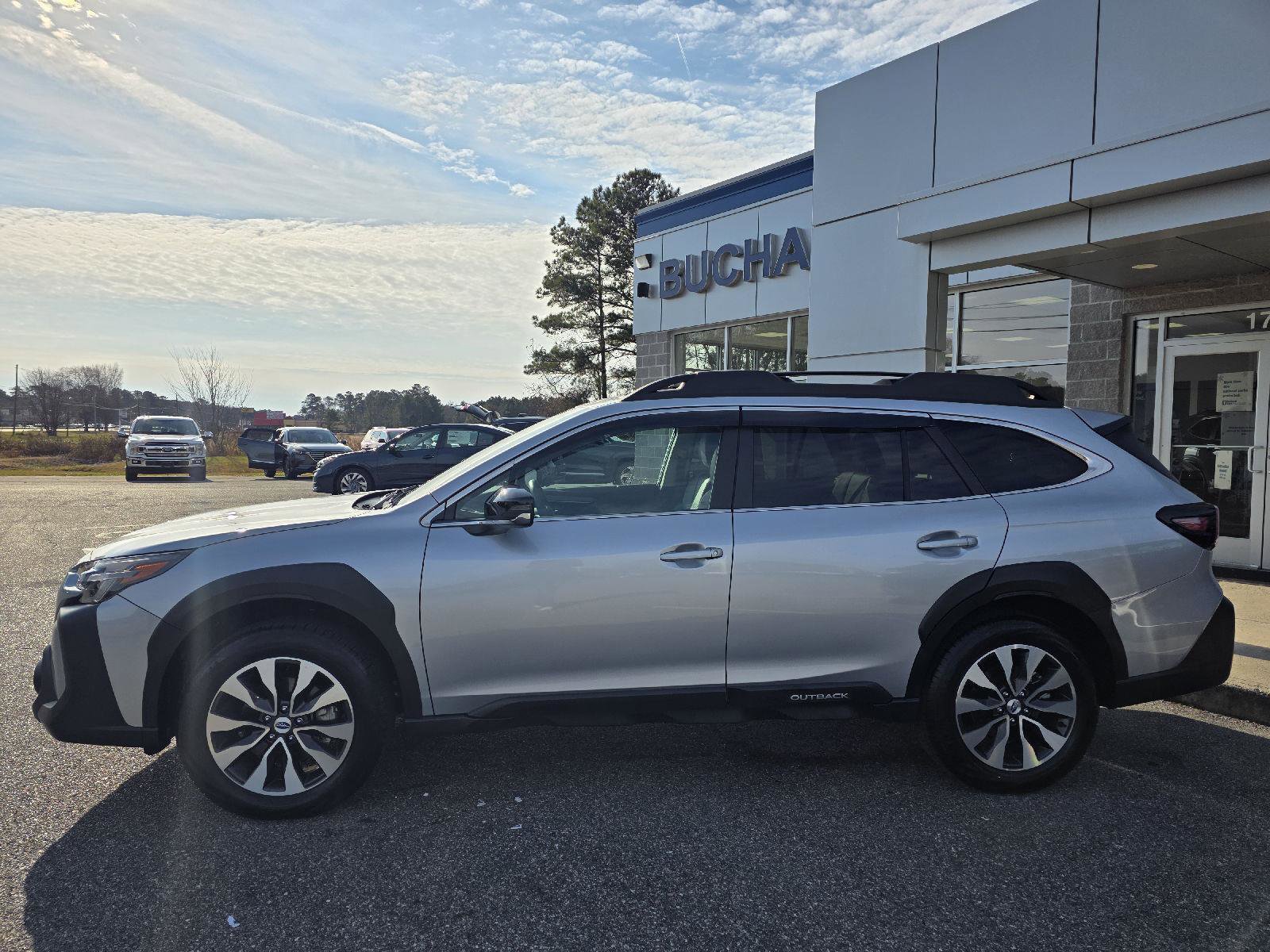 Used 2025 Subaru Outback Limited image 8