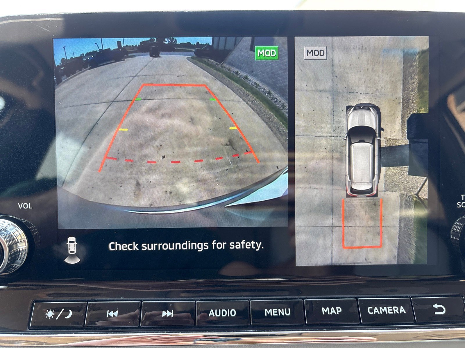 Used 2024 Mitsubishi Outlander 4WD Plug-In Hybrid image 23