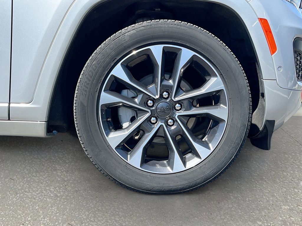 Certified 2025 Jeep Grand Cherokee Overland w/ Adv Protech Group III image 32