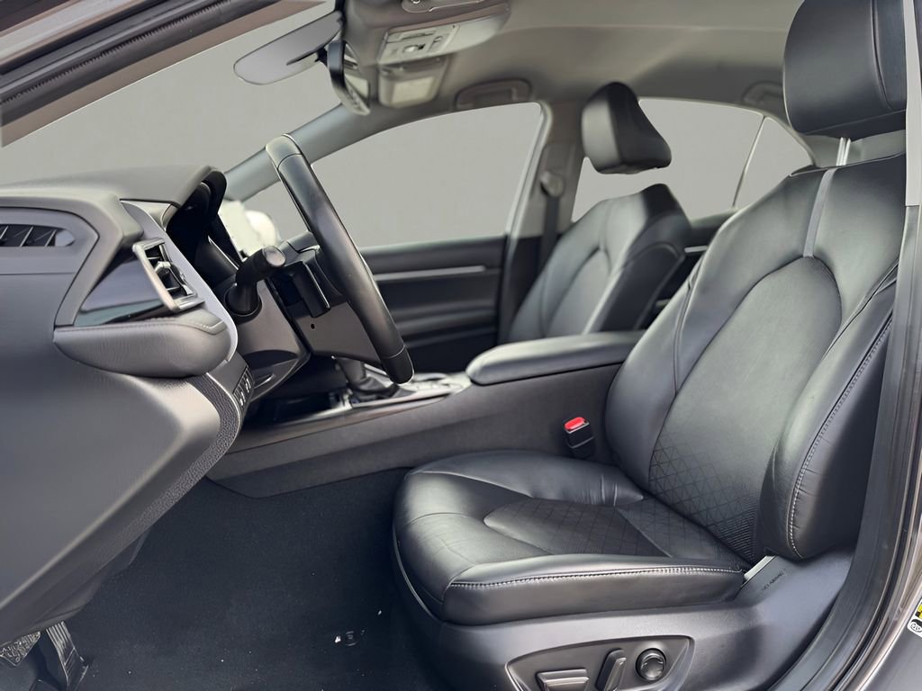 Used 2023 Toyota Camry XSE image 14