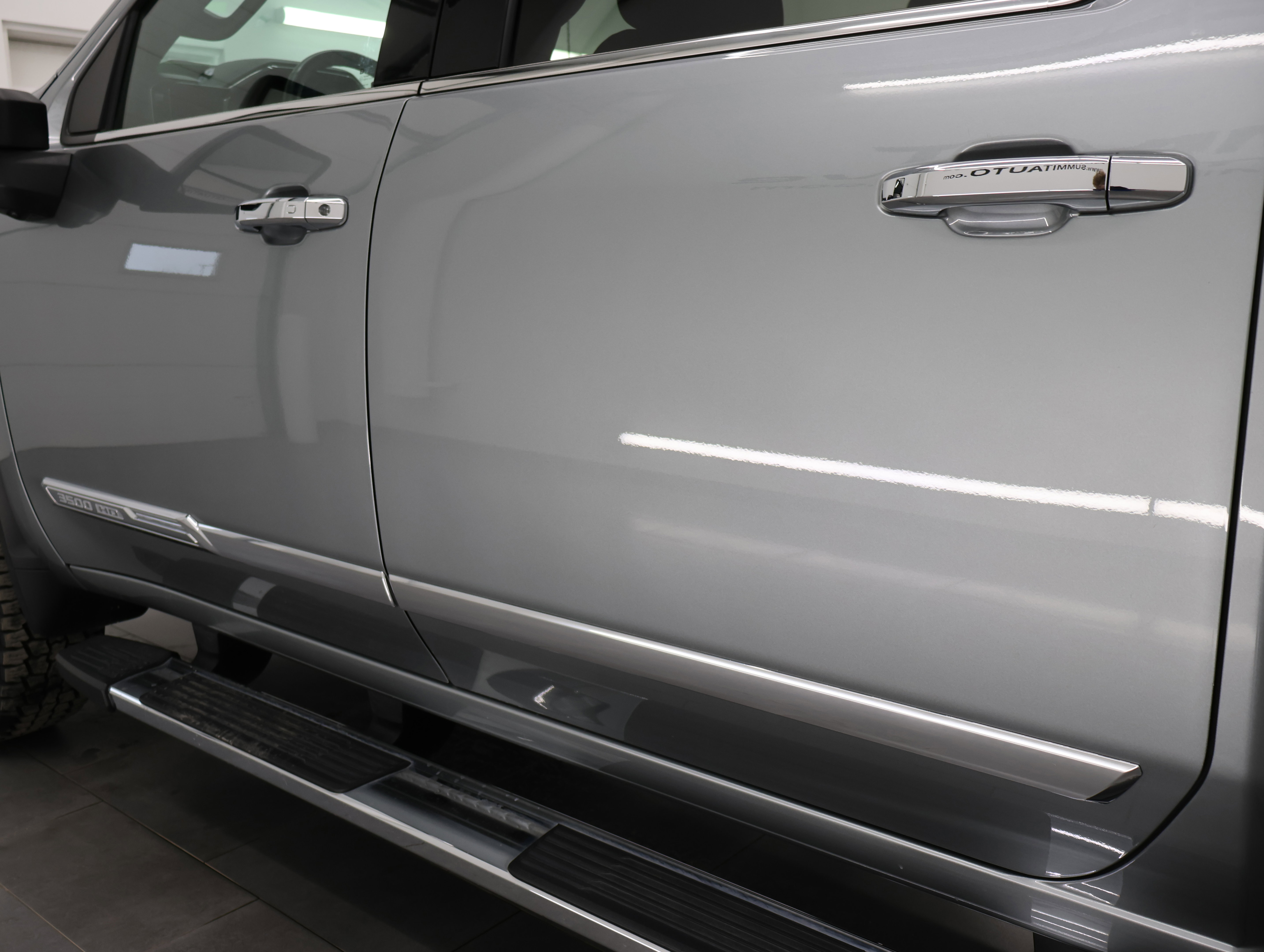 Used 2024 Chevrolet Silverado 3500 High Country w/ High Country Premium Package AWD/4WD image 42
