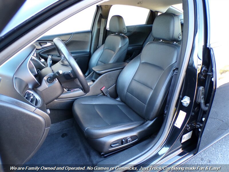 Used 2019 Chevrolet Malibu LT w/ Leather Package FWD image 16