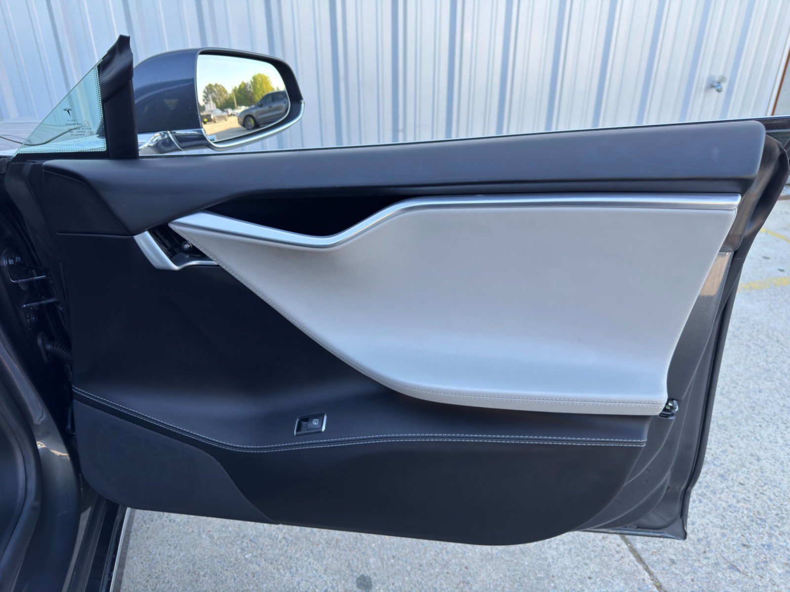 Used 2016 Tesla Model S 90D image 40