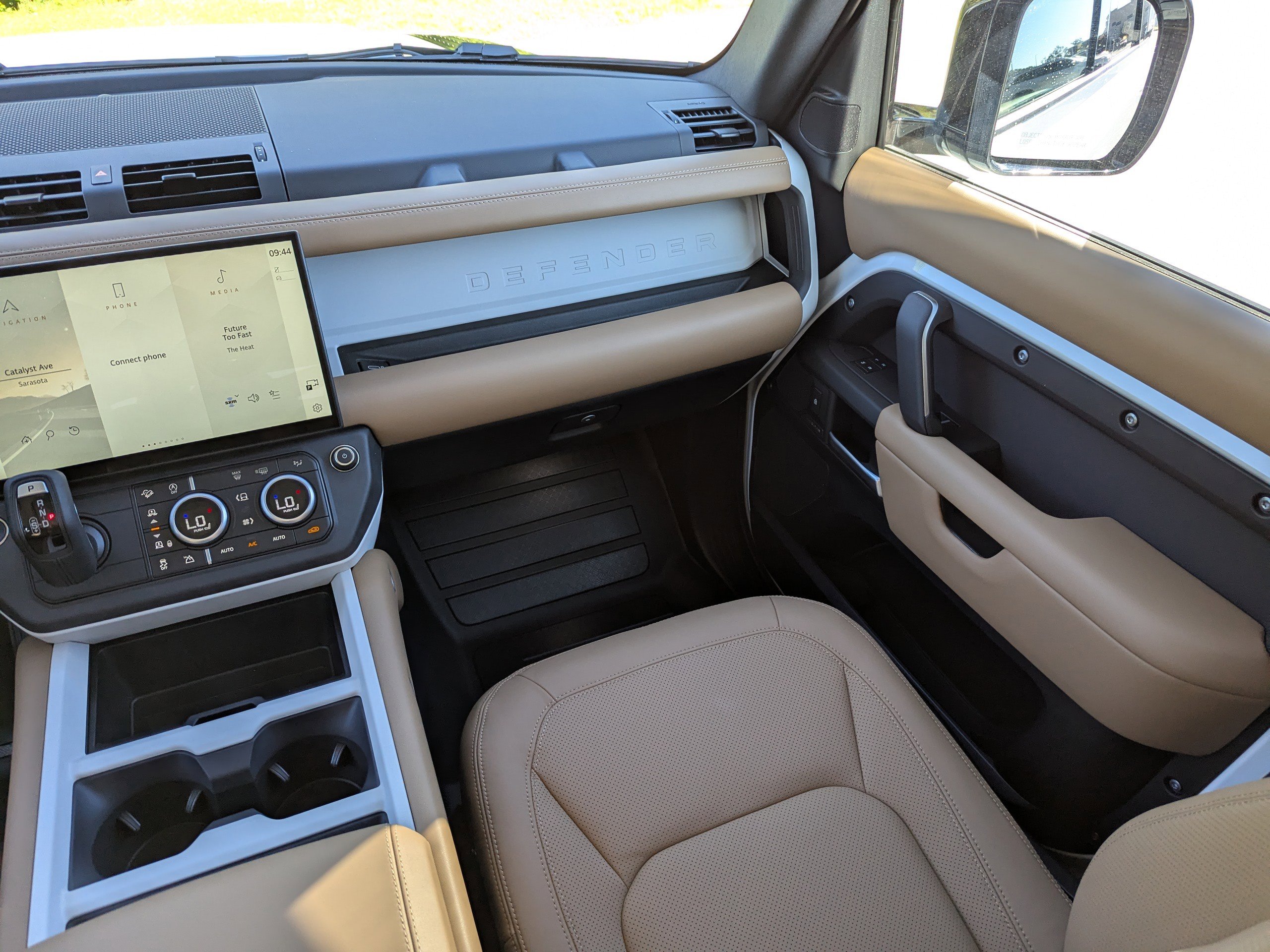 New 2026 Land Rover Defender 110 S image 17