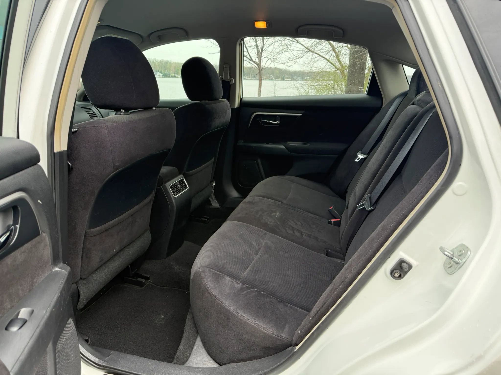 Used 2013 Nissan Altima 2.5 SV FWD image 11