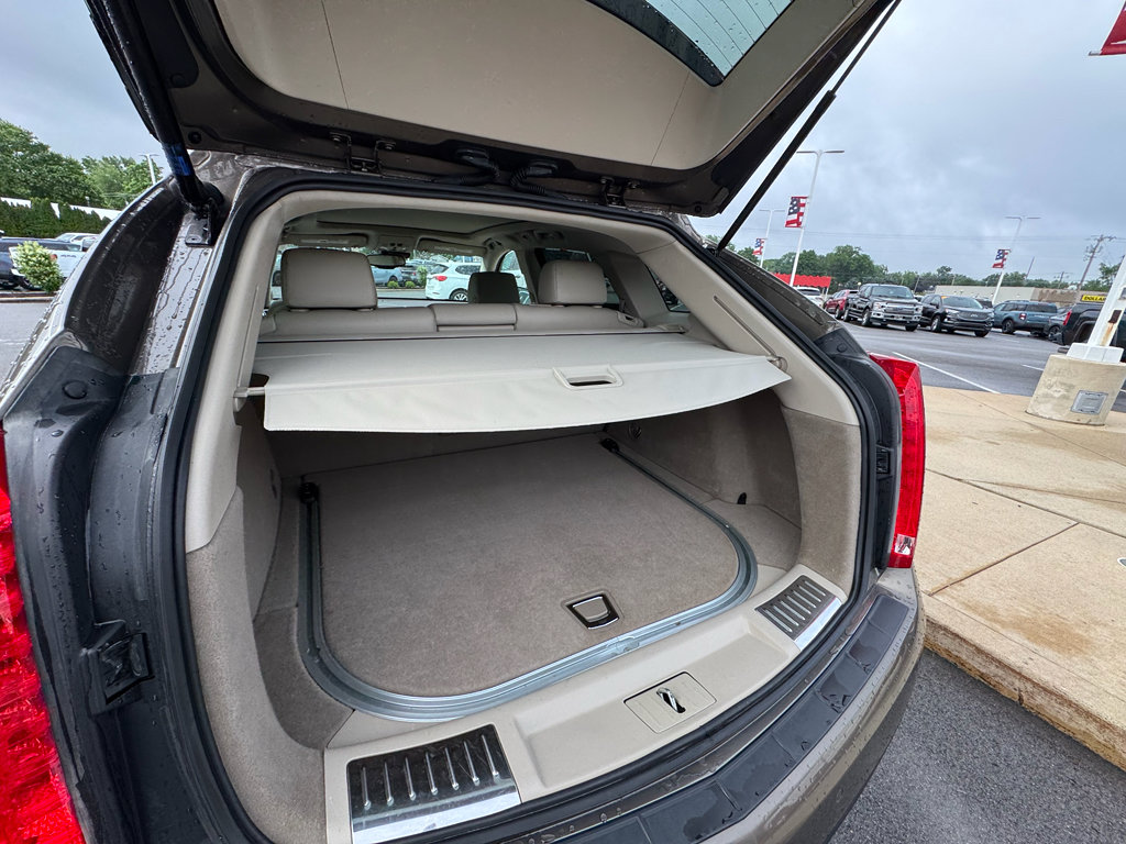 Used 2015 Cadillac SRX Luxury w/ Driver Awareness Package FWD image 22