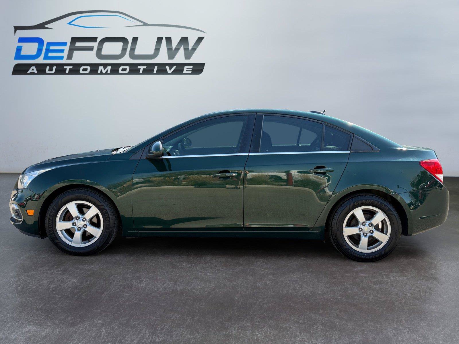 Used 2015 Chevrolet Cruze LT w/ Sun And Sound Package FWD image 6