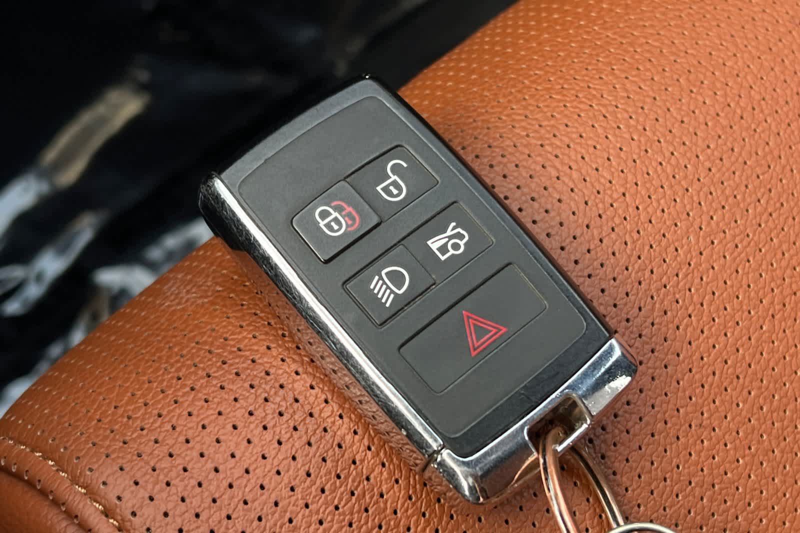 Used 2024 Jaguar XF R-Dynamic SE AWD/4WD image 25