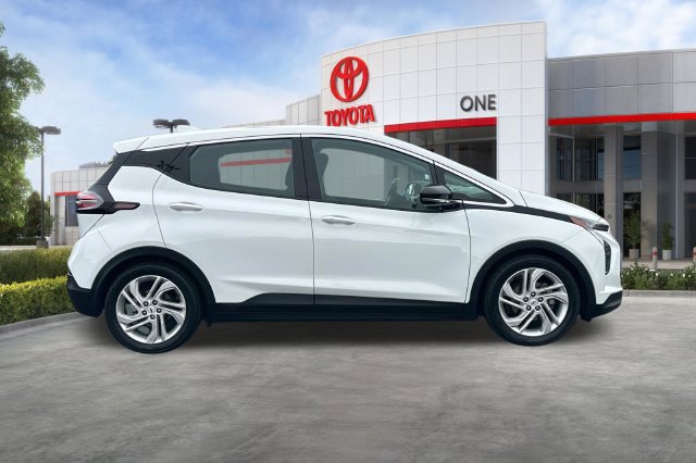 Used 2023 Chevrolet Bolt LT w/ Driver Confidence Package FWD image 3