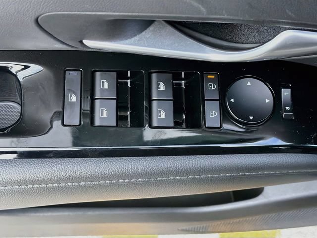 Used 2025 Hyundai Tucson Limited FWD image 18