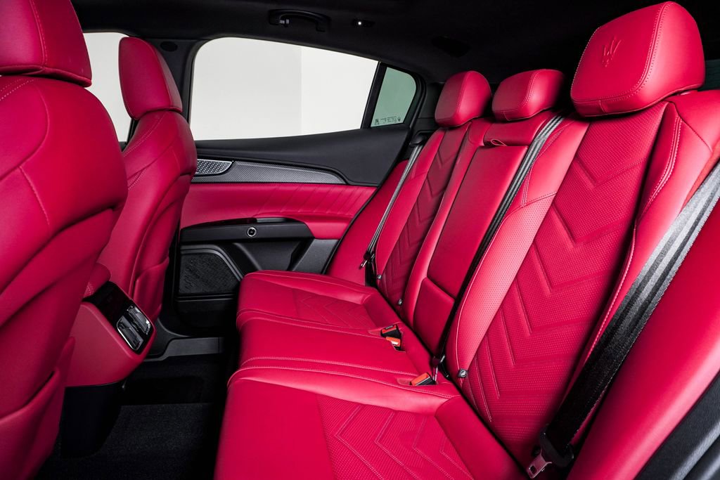 Certified 2023 Maserati Grecale Trofeo image 17