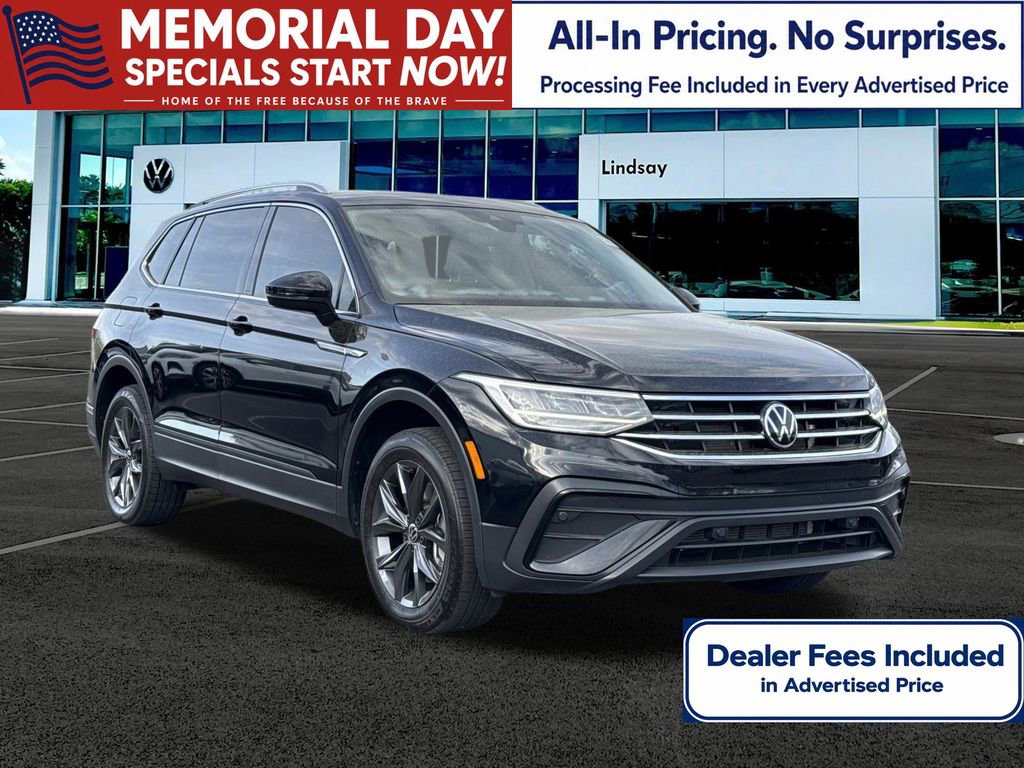Used 2023 Volkswagen Tiguan SE w/ Panoramic Sunroof Package