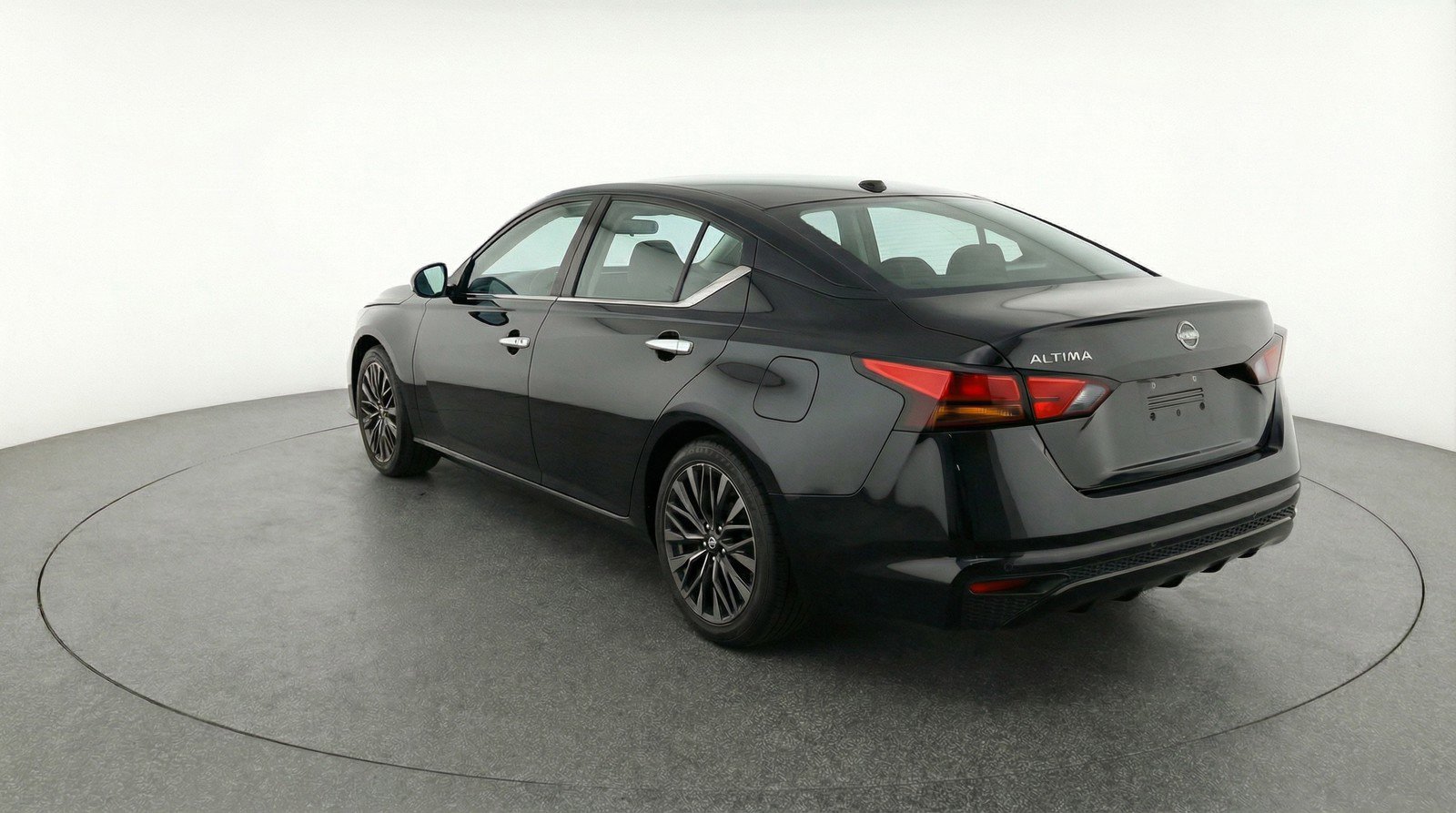 Used 2025 Nissan Altima 2.5 SV image 6