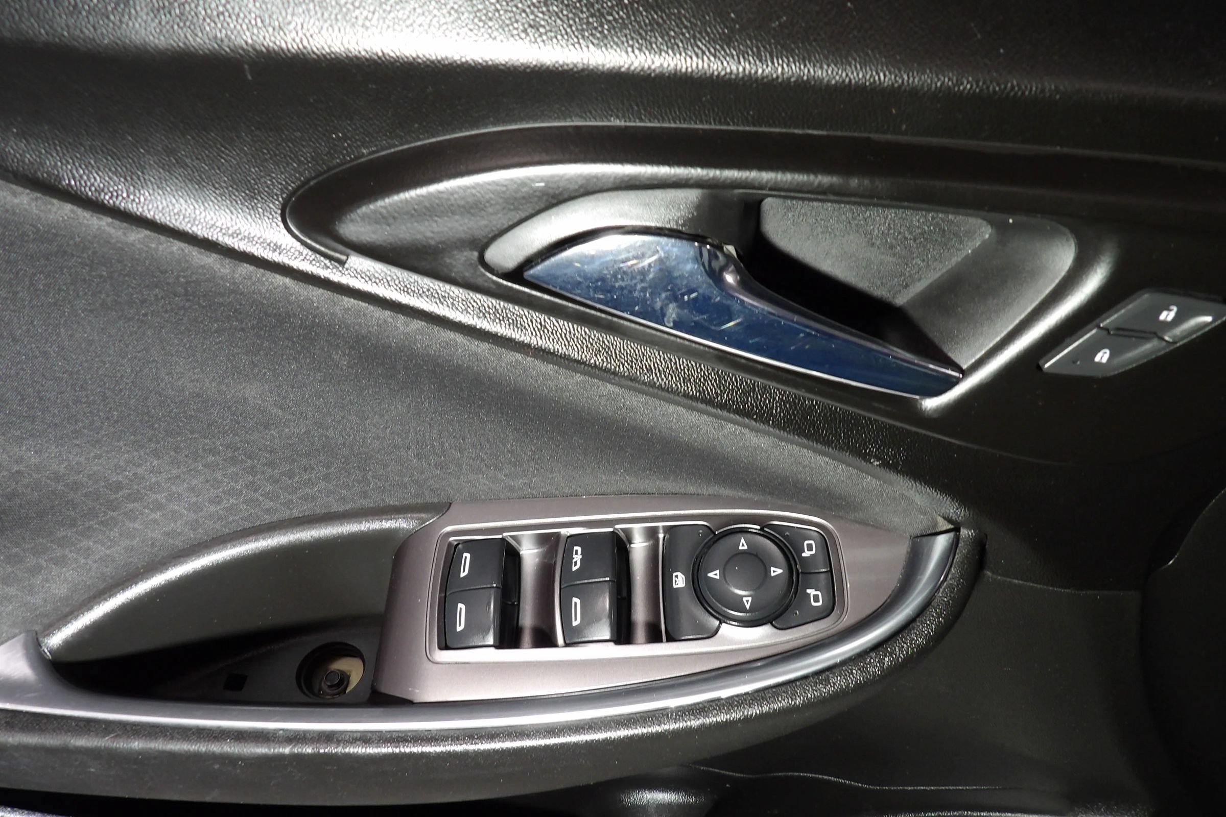Used 2018 Chevrolet Malibu LT FWD image 8