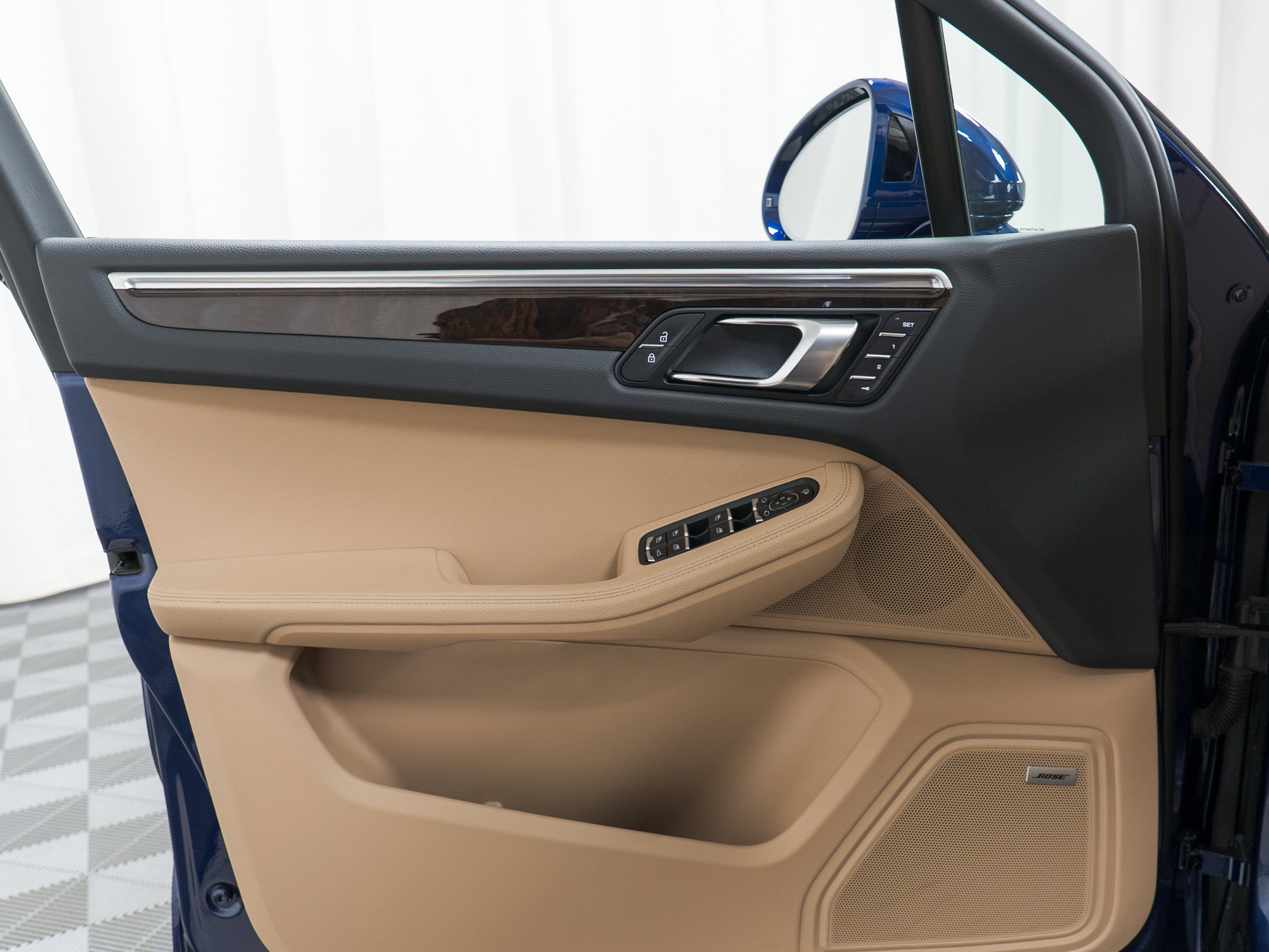 Certified 2022 Porsche Macan image 14