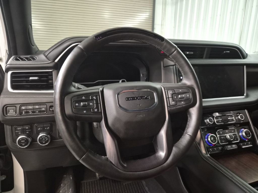 Used 2023 GMC Yukon Denali Ultimate image 17