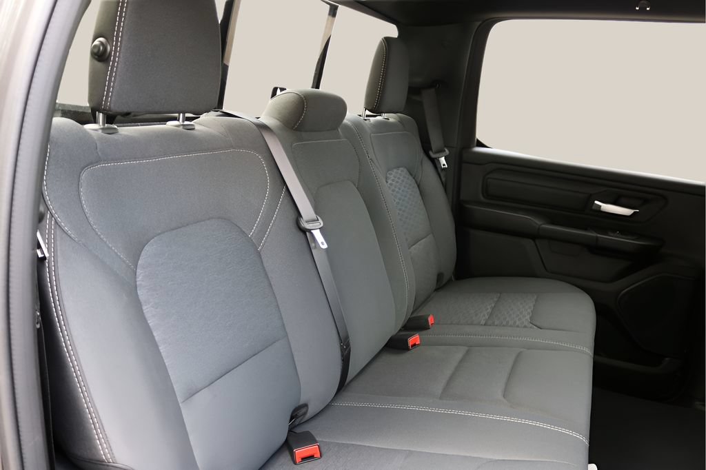 New 2026 RAM 1500 Express AWD/4WD image 16