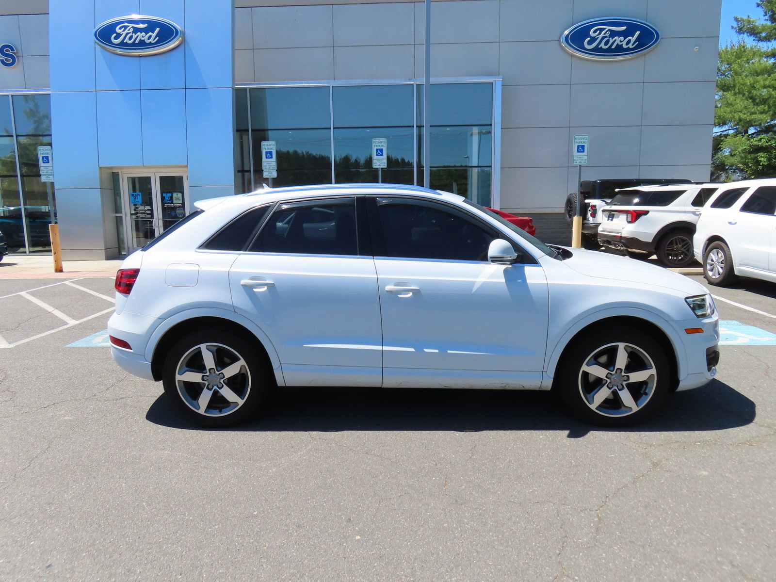 Used 2015 Audi Q3 2.0T Premium Plus AWD/4WD image 4