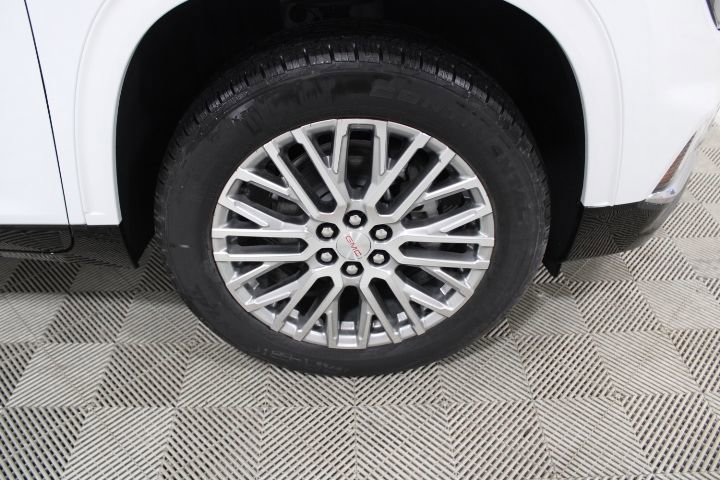 New 2026 GMC Acadia Denali w/ LPO, Floor Liner Package image 44