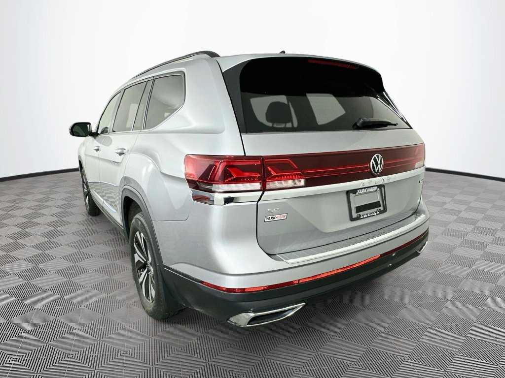 Used 2024 Volkswagen Atlas SE AWD/4WD image 7
