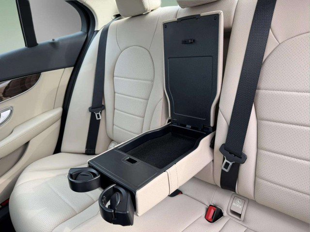 Used 2018 Mercedes-Benz C 300 4MATIC Sedan image 23