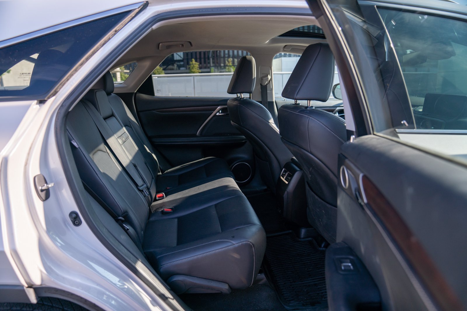 Used 2020 Lexus RX 450h AWD w/ Premium Package image 23