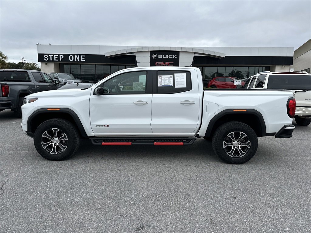 Used 2025 GMC Canyon AT4 image 4