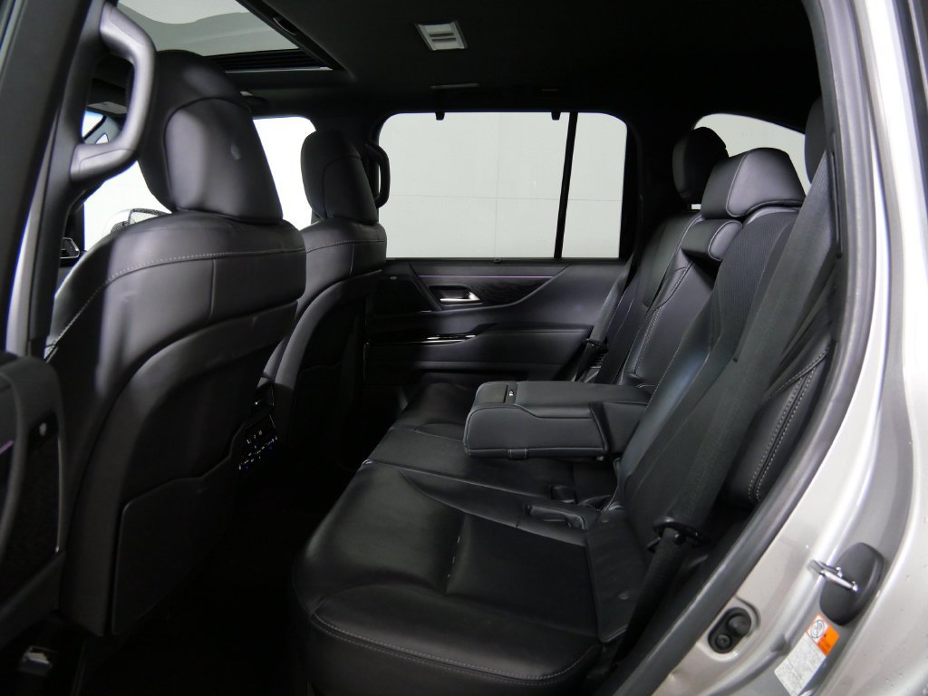 Used 2023 Lexus LX 600 4WD w/ Luxury Package image 20