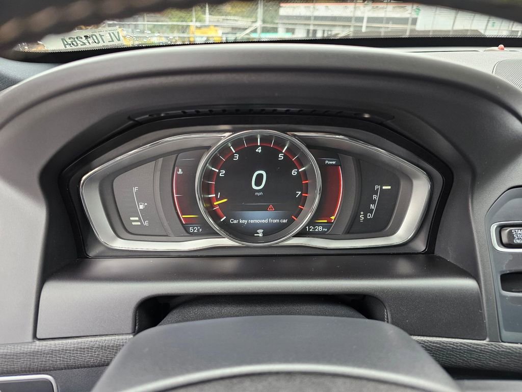 Used 2016 Volvo XC60 T6 R-Design Platinum w/ Climate Package image 25