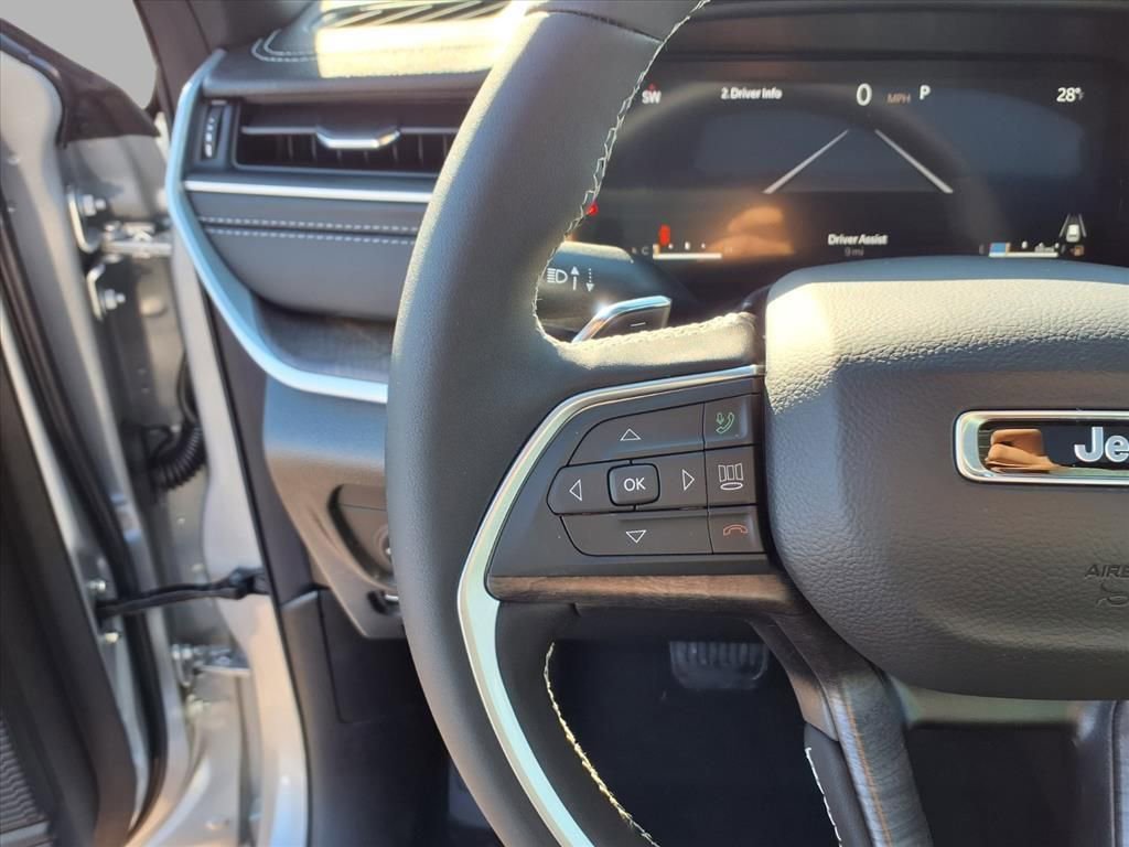 New 2025 Jeep Grand Cherokee Limited AWD/4WD image 10