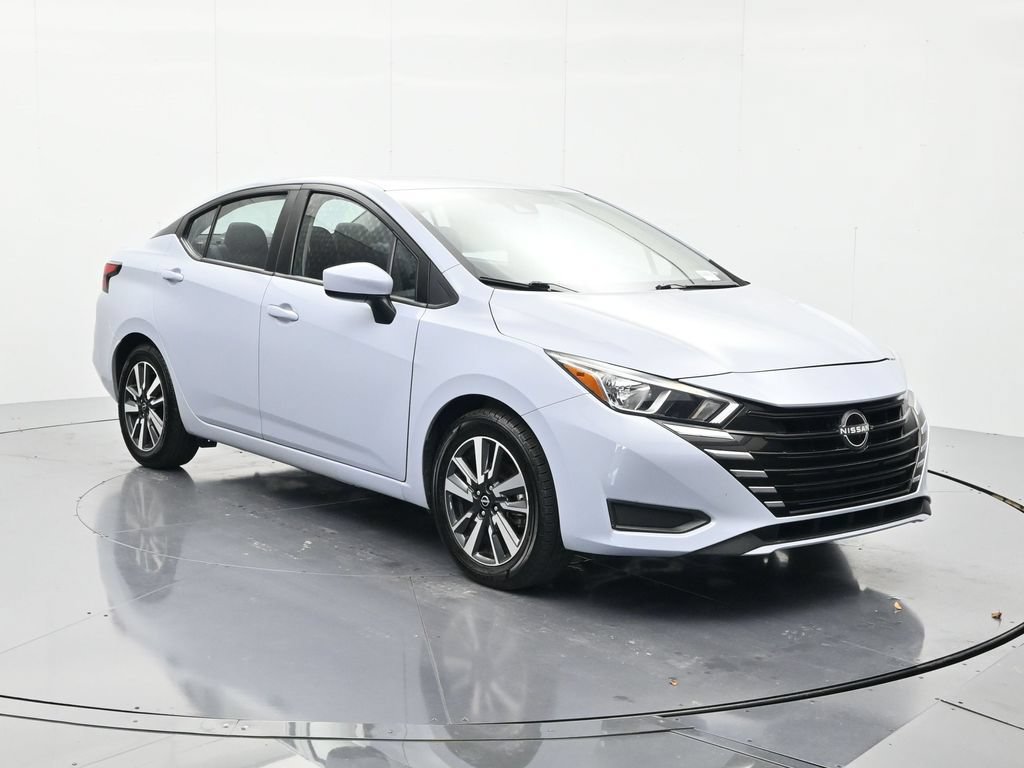 Used 2024 Nissan Versa SV FWD image 3