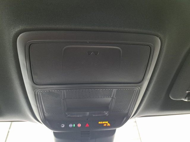 Used 2024 Chevrolet Traverse LT w/ Enhanced Driving Package AWD/4WD image 18