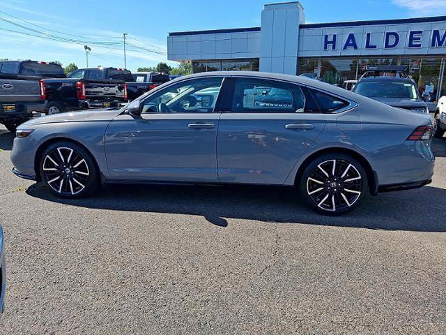 Used 2023 Honda Accord Touring image 4