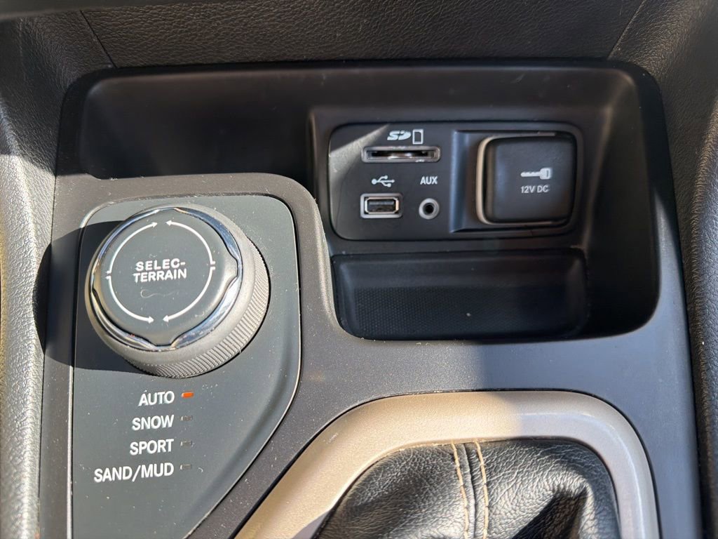 Used 2018 Jeep Cherokee Limited w/ High Altitude Package image 21