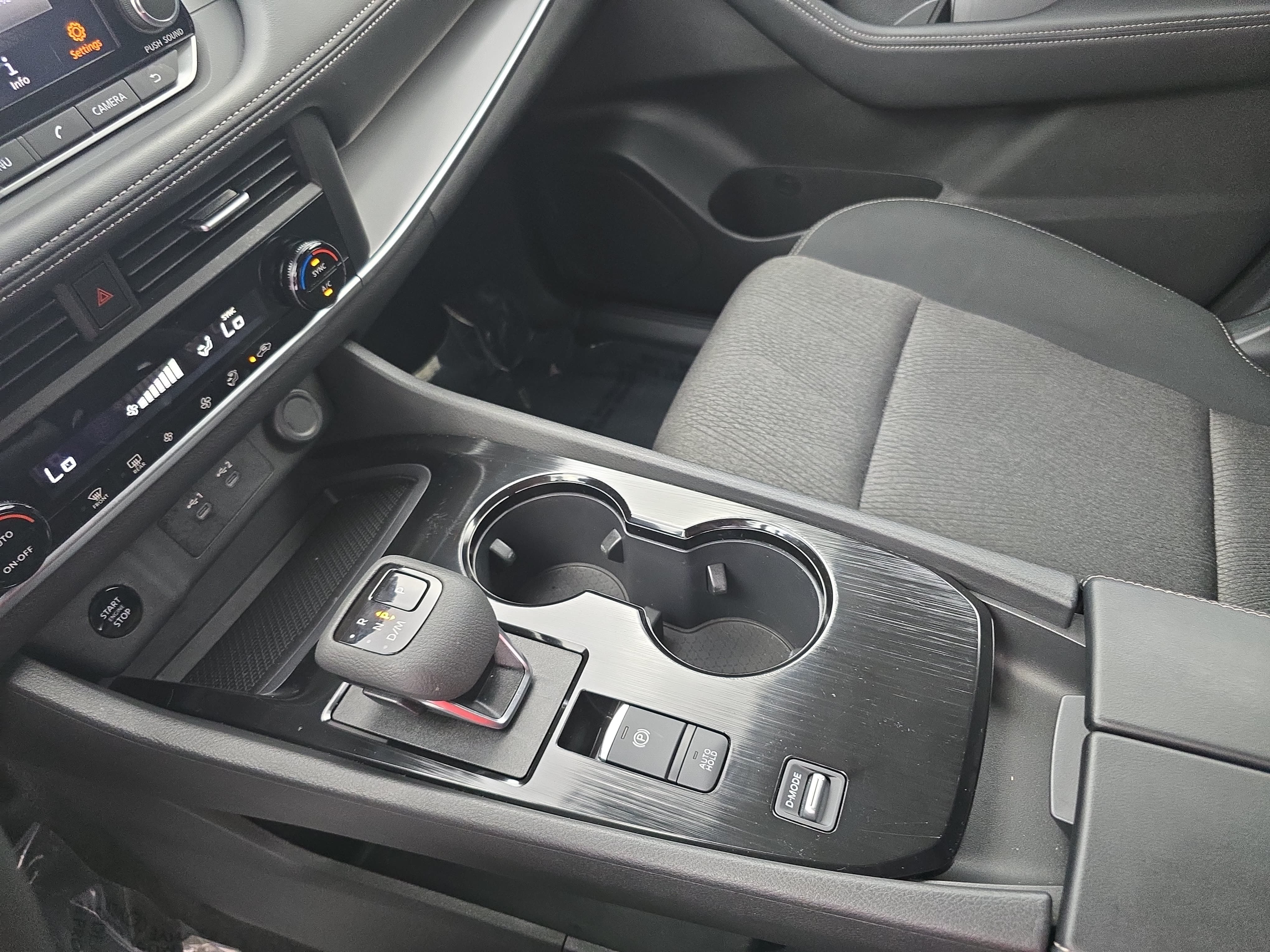 Certified 2026 Nissan Rogue SV FWD image 24