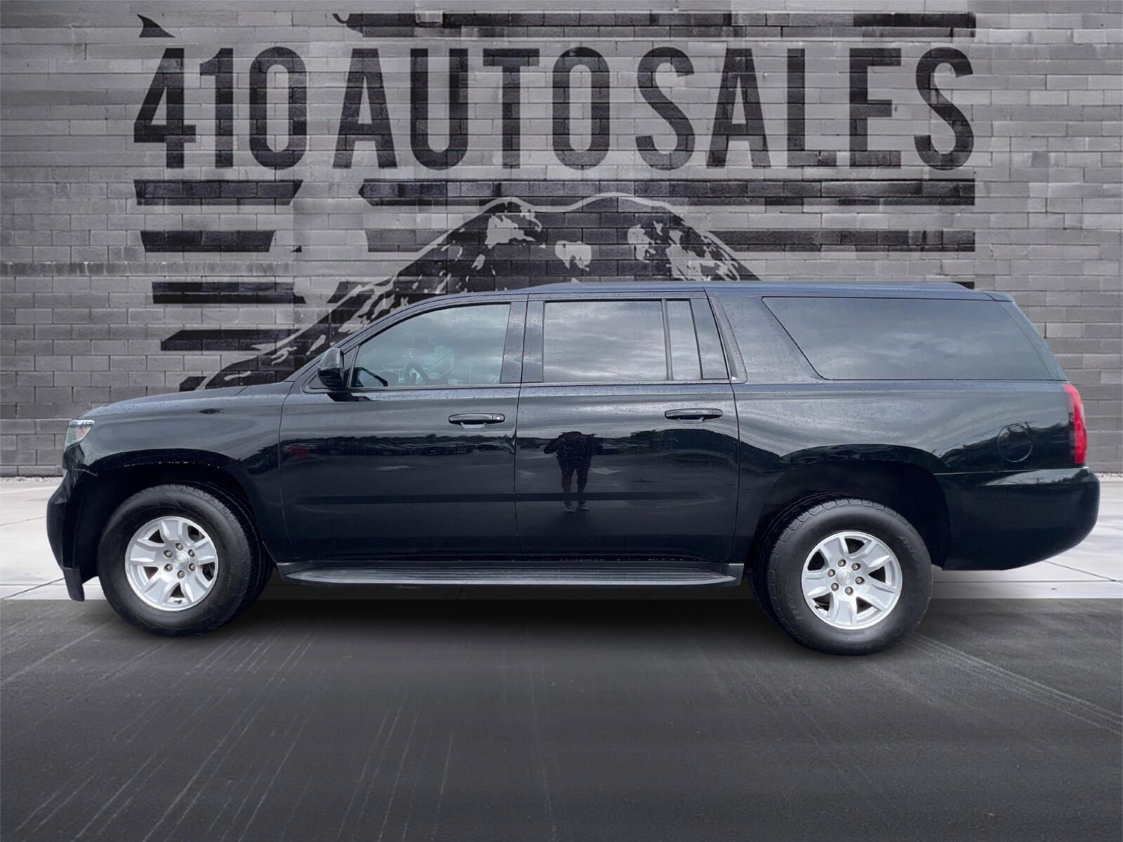 Used 2019 Chevrolet Suburban LT image 7