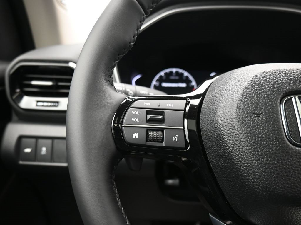 New 2025 Honda Pilot Touring image 51