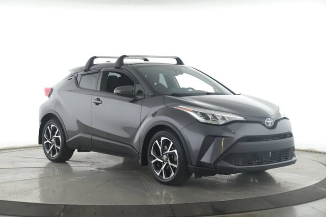 Used 2021 Toyota C-HR XLE FWD image 2