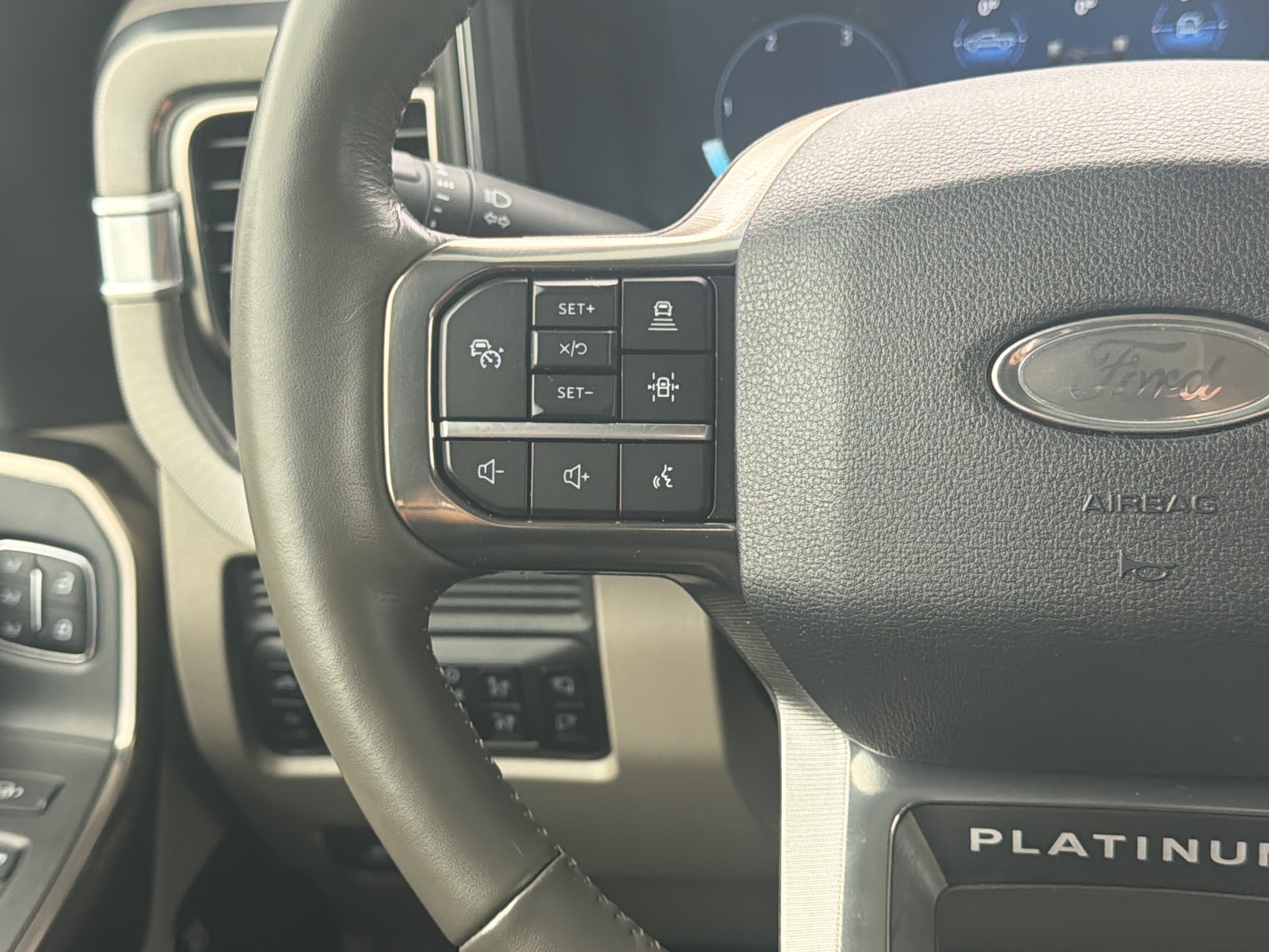 Used 2026 Ford F350 Platinum w/ Platinum Plus Package AWD/4WD image 18