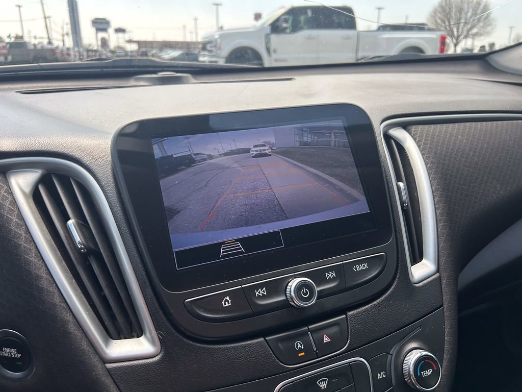 Used 2022 Chevrolet Malibu LS image 25