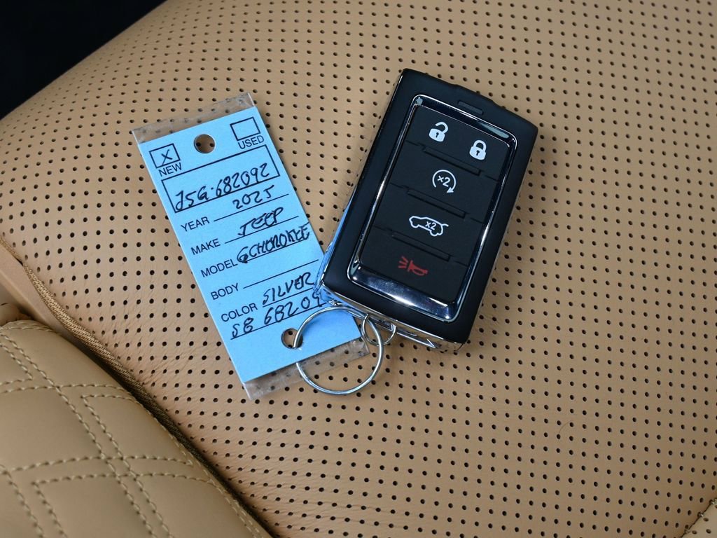 New 2025 Jeep Grand Cherokee Summit image 19