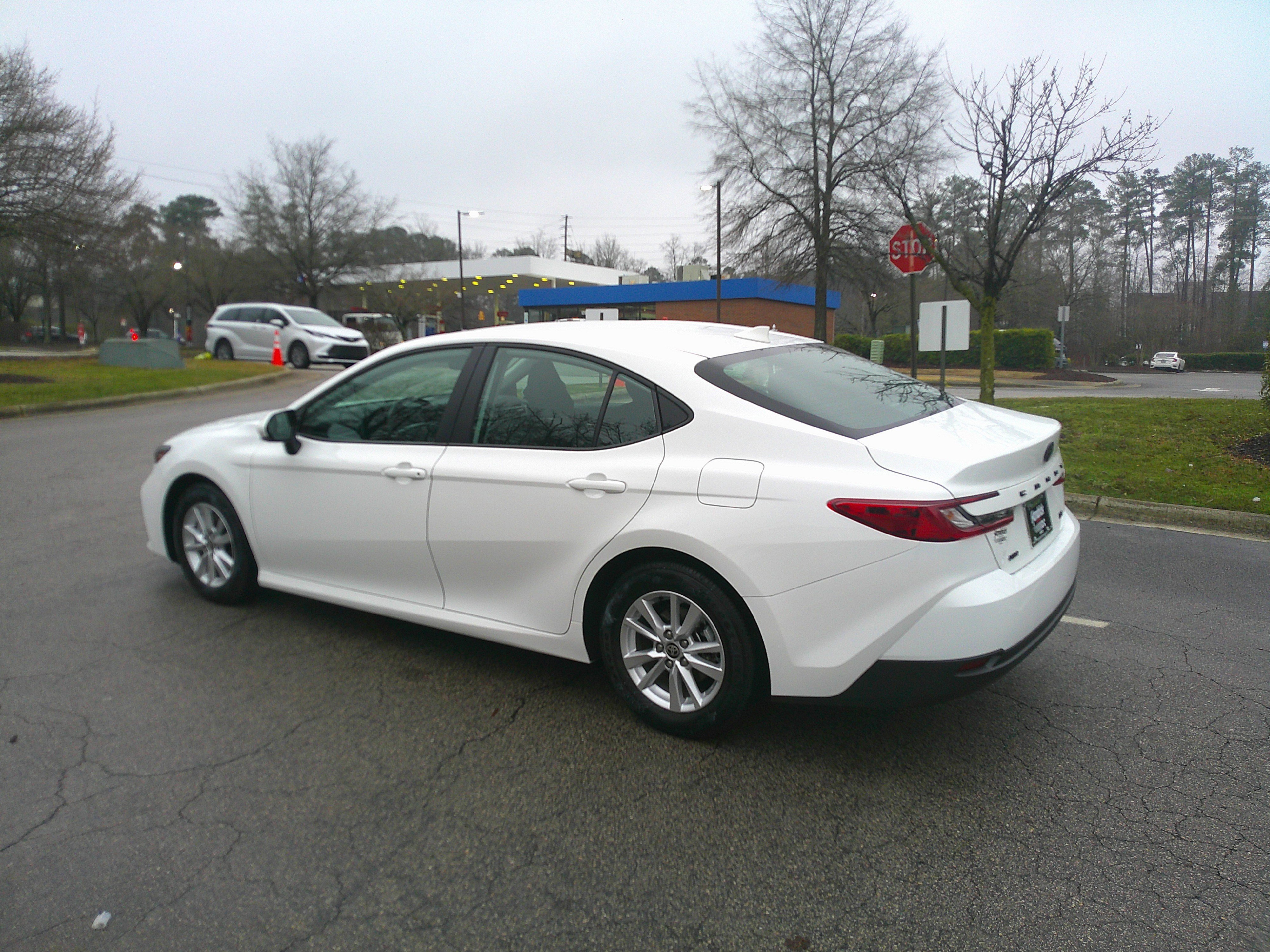 Used 2025 Toyota Camry LE image 9