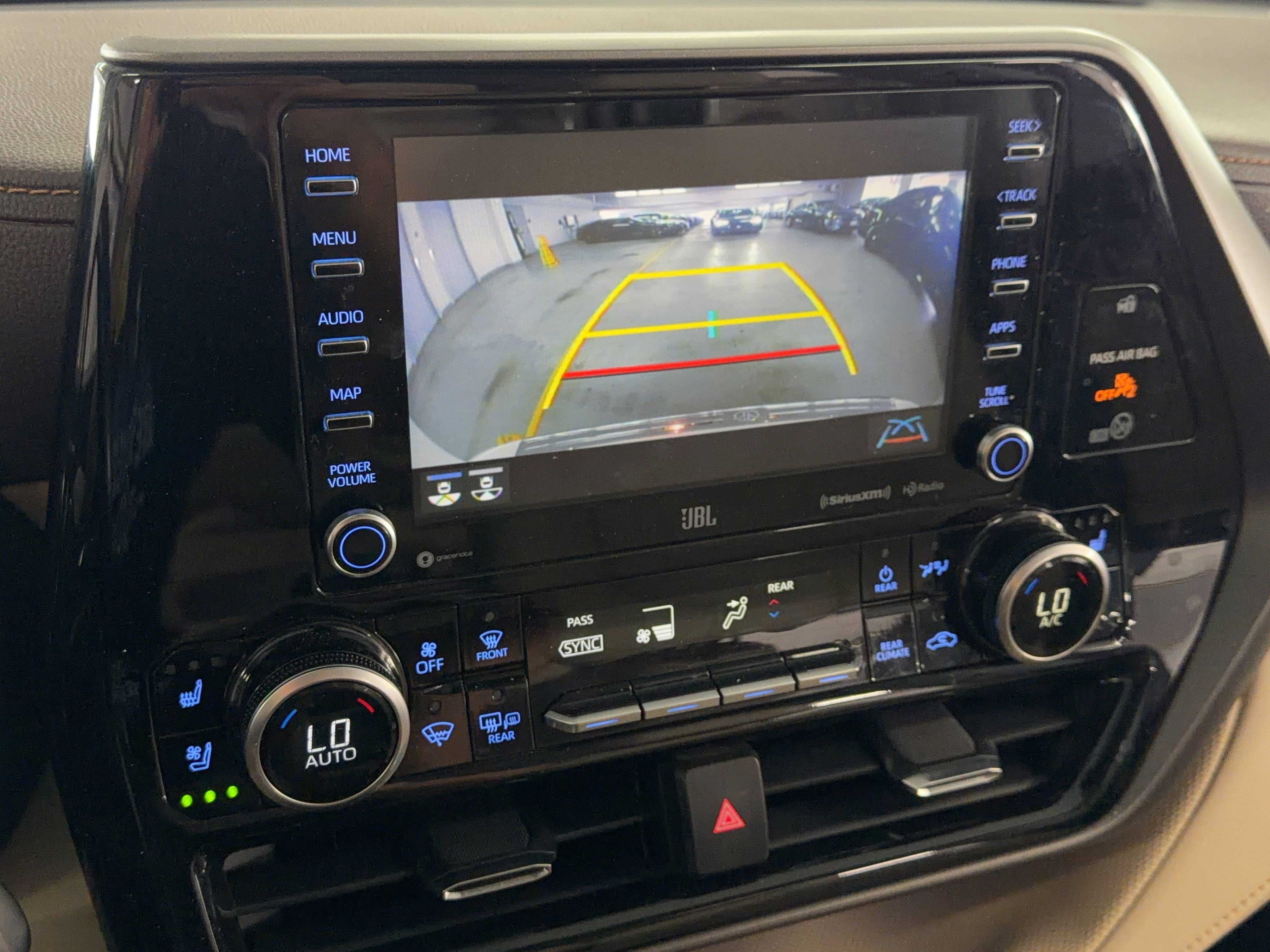 Used 2021 Toyota Highlander Limited image 24